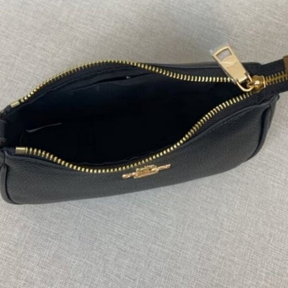 Coach Black Leather Shoulder Bag, Gold Zip Closure - Picture 3 of 8